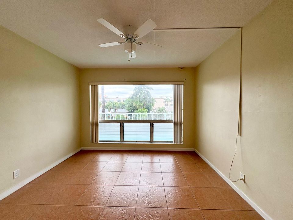 Active With Contract: $1,600 (1 beds, 1 baths, 508 Square Feet)