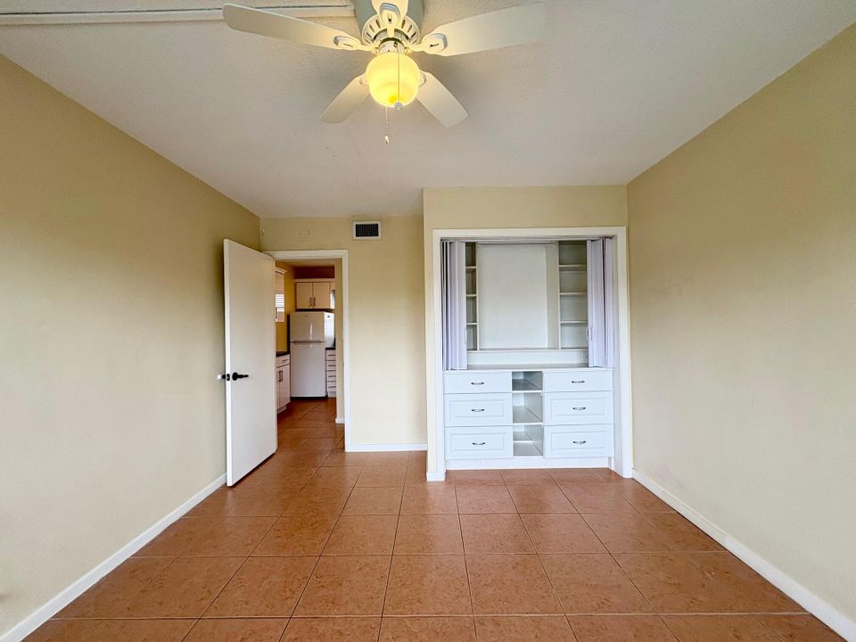 Active With Contract: $1,600 (1 beds, 1 baths, 508 Square Feet)