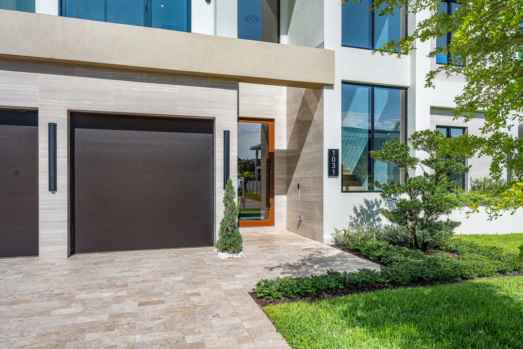 Под контрактом: $5,695,000 (5 спален, 5 ванн, 5071 Квадратных фут)