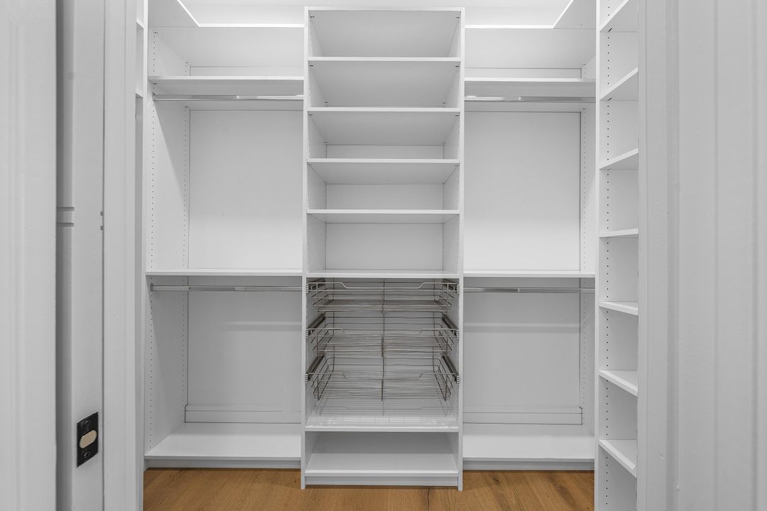 Под контрактом: $5,695,000 (5 спален, 5 ванн, 5071 Квадратных фут)