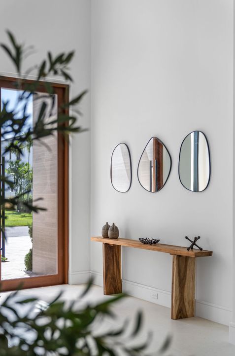 Под контрактом: $5,695,000 (5 спален, 5 ванн, 5071 Квадратных фут)