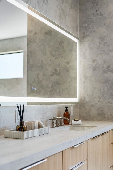 Под контрактом: $5,695,000 (5 спален, 5 ванн, 5071 Квадратных фут)