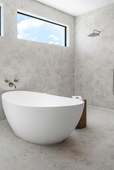 Под контрактом: $5,695,000 (5 спален, 5 ванн, 5071 Квадратных фут)