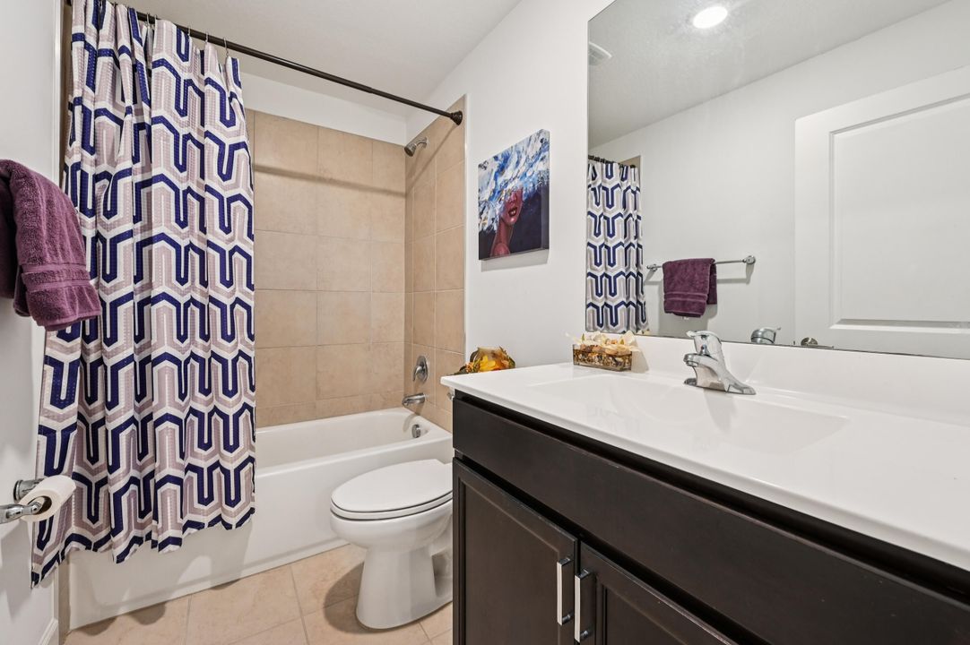 合同活跃: $339,000 (2 贝兹, 2 浴室, 1240 平方英尺)