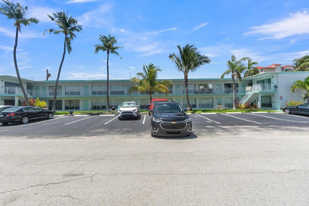 Active With Contract: $1,600 (1 beds, 1 baths, 508 Square Feet)