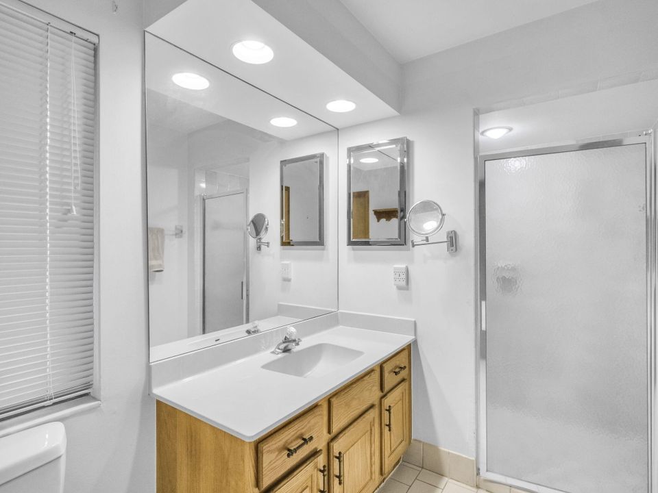 Active With Contract: $650,000 (2 beds, 2 baths, 1960 Square Feet)