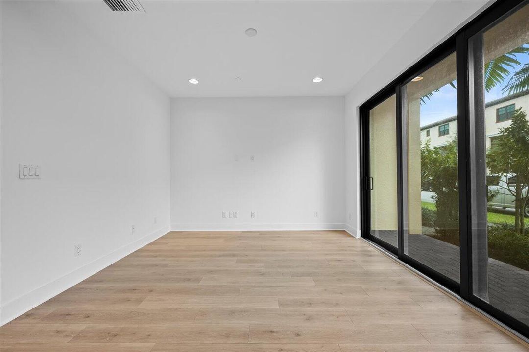 Active With Contract: $769,000 (3 beds, 3 baths, 2252 Square Feet)