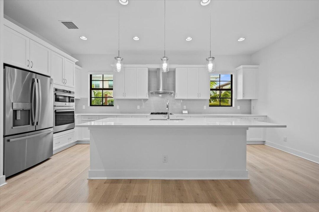 Active With Contract: $769,000 (3 beds, 3 baths, 2252 Square Feet)