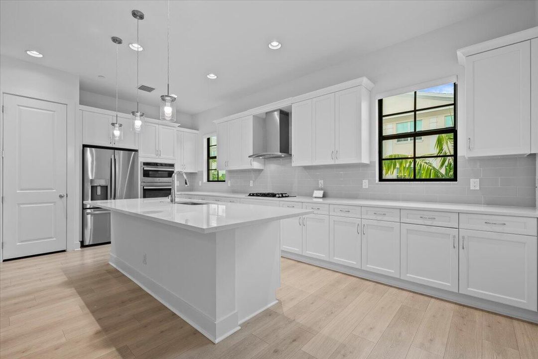 Active With Contract: $769,000 (3 beds, 3 baths, 2252 Square Feet)