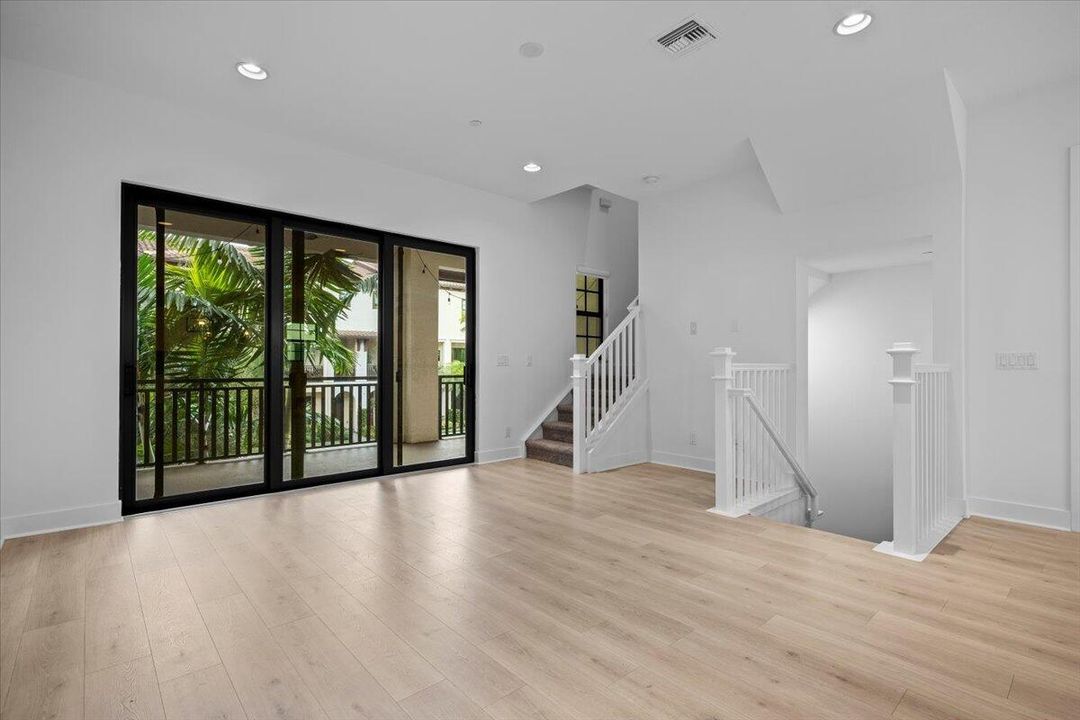 Active With Contract: $769,000 (3 beds, 3 baths, 2252 Square Feet)