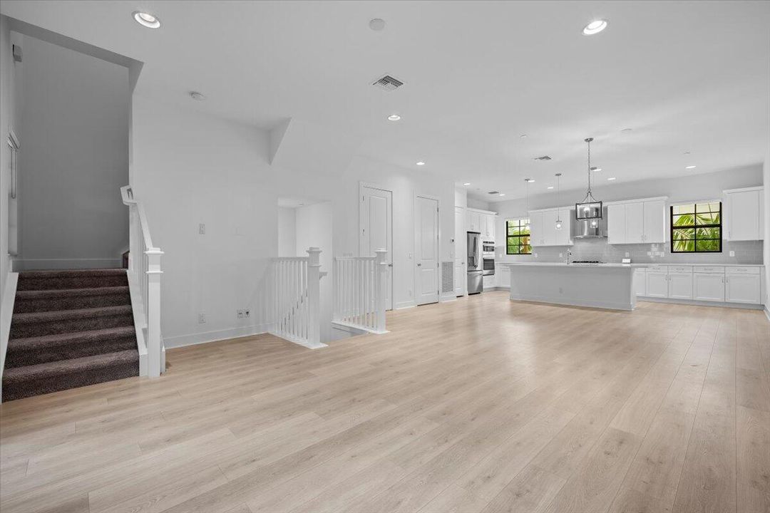 Active With Contract: $769,000 (3 beds, 3 baths, 2252 Square Feet)