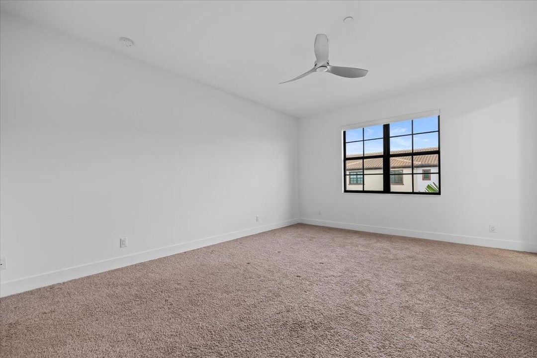 Active With Contract: $769,000 (3 beds, 3 baths, 2252 Square Feet)