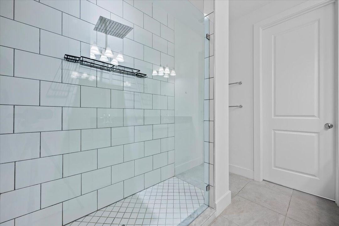 Active With Contract: $769,000 (3 beds, 3 baths, 2252 Square Feet)