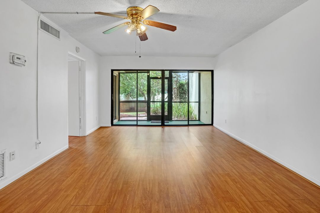 Activo con contrato: $140,000 (2 camas, 2 baños, 1014 Pies cuadrados)