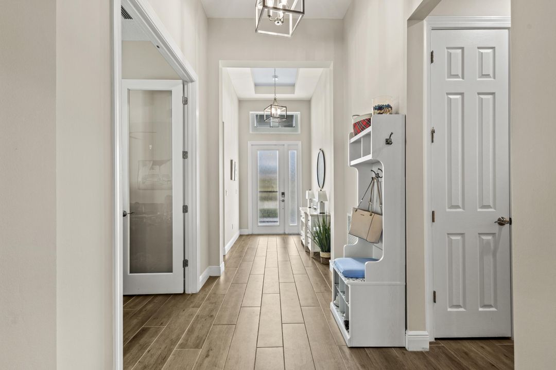 For Sale: $759,000 (3 beds, 3 baths, 2220 Square Feet)