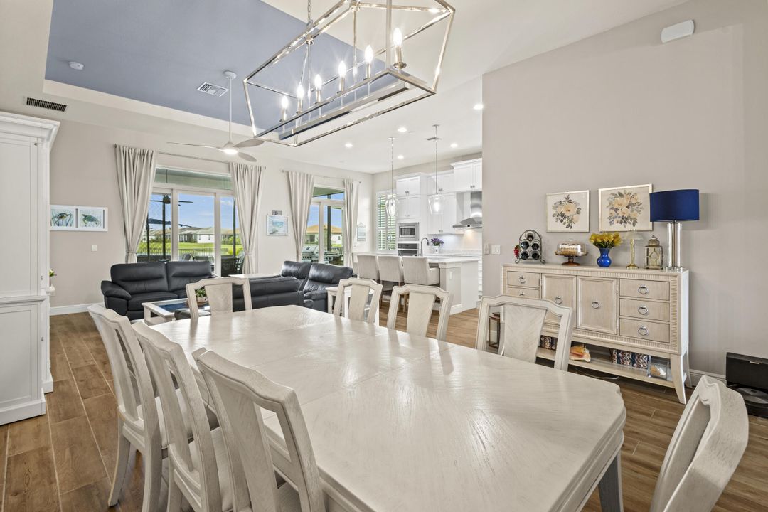 For Sale: $759,000 (3 beds, 3 baths, 2220 Square Feet)