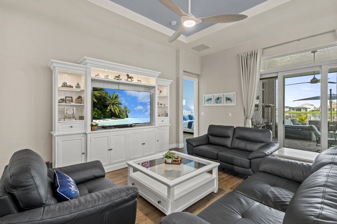 For Sale: $759,000 (3 beds, 3 baths, 2220 Square Feet)