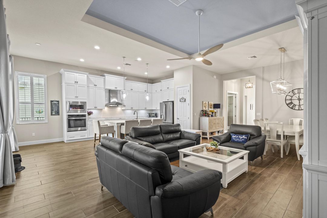 For Sale: $759,000 (3 beds, 3 baths, 2220 Square Feet)