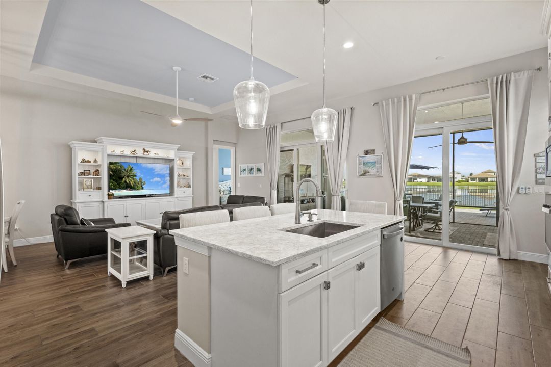 For Sale: $759,000 (3 beds, 3 baths, 2220 Square Feet)