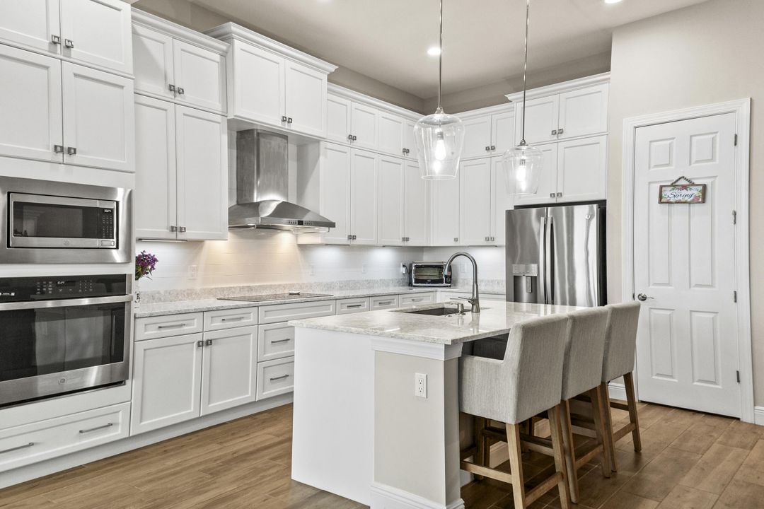 For Sale: $759,000 (3 beds, 3 baths, 2220 Square Feet)