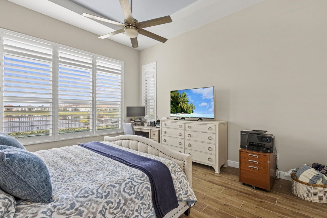 For Sale: $759,000 (3 beds, 3 baths, 2220 Square Feet)