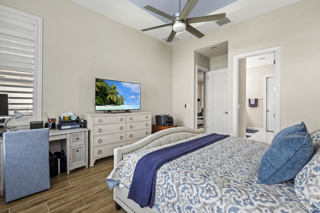 For Sale: $759,000 (3 beds, 3 baths, 2220 Square Feet)