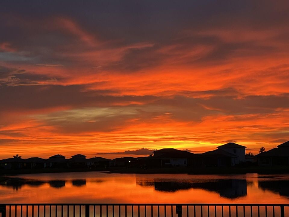 For Sale: $759,000 (3 beds, 3 baths, 2220 Square Feet)