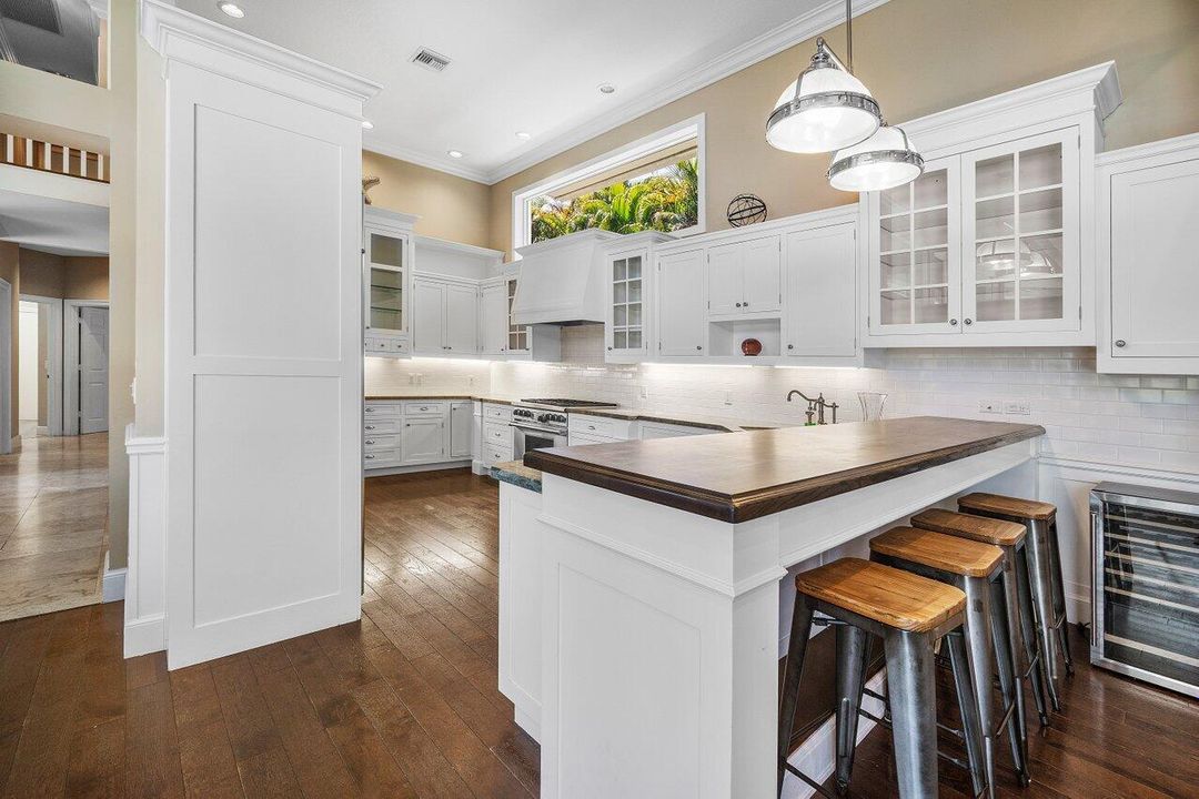 En Renta: $14,500 (6 camas, 6 baños, 5008 Pies cuadrados)