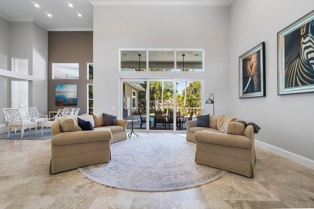 En Renta: $14,500 (6 camas, 6 baños, 5008 Pies cuadrados)