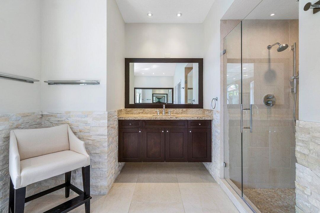 En Renta: $14,500 (6 camas, 6 baños, 5008 Pies cuadrados)