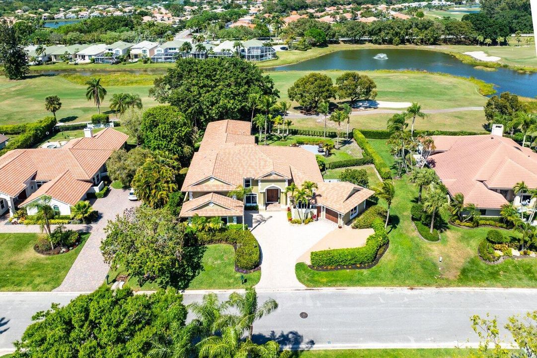 En Renta: $14,500 (6 camas, 6 baños, 5008 Pies cuadrados)