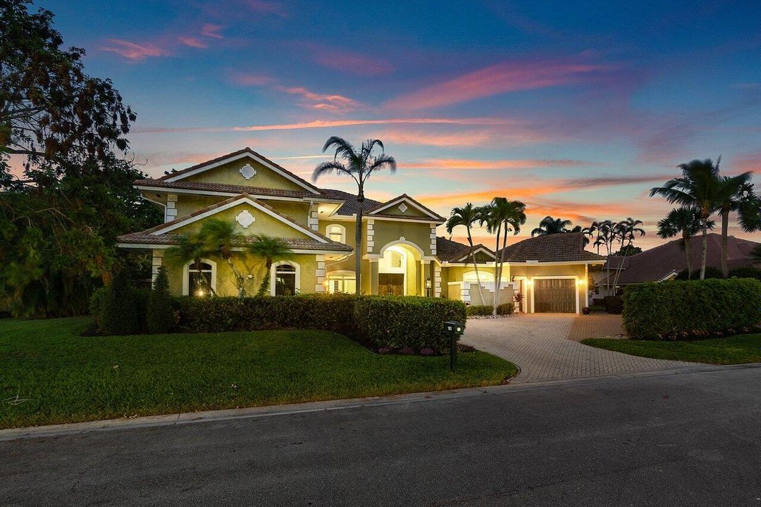 En Renta: $14,500 (6 camas, 6 baños, 5008 Pies cuadrados)