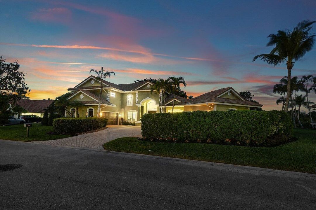 En Renta: $14,500 (6 camas, 6 baños, 5008 Pies cuadrados)