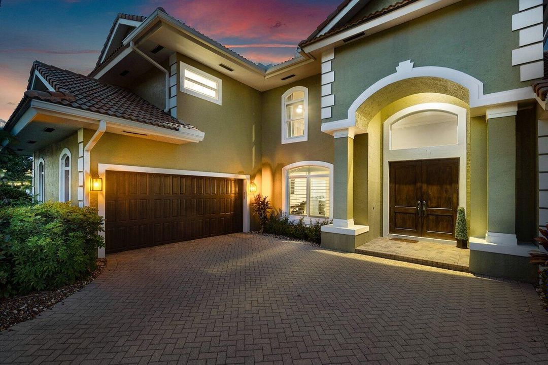 En Renta: $14,500 (6 camas, 6 baños, 5008 Pies cuadrados)