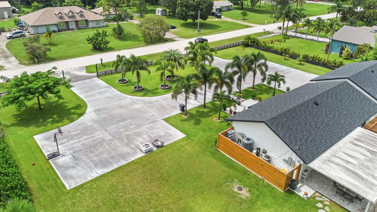 В аренду: $6,750 (3 спален, 2 ванн, 1820 Квадратных фут)