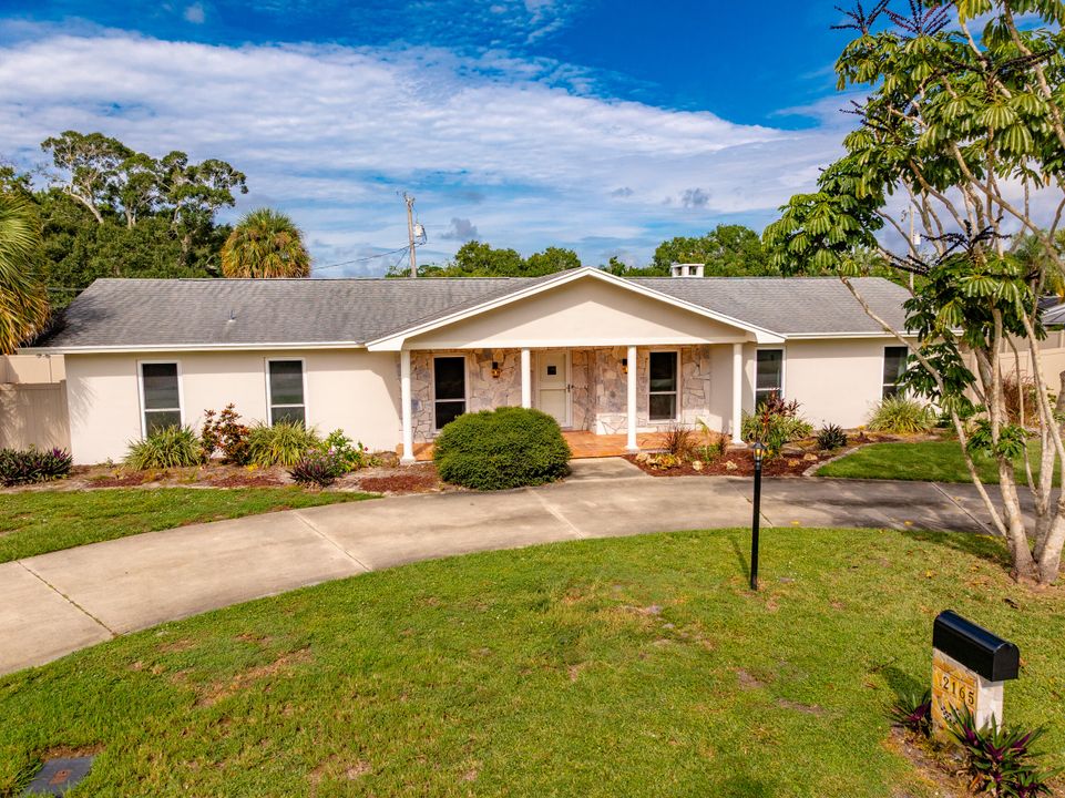 Recently Sold: $599,900 (4 beds, 4 baths, 2972 Square Feet)