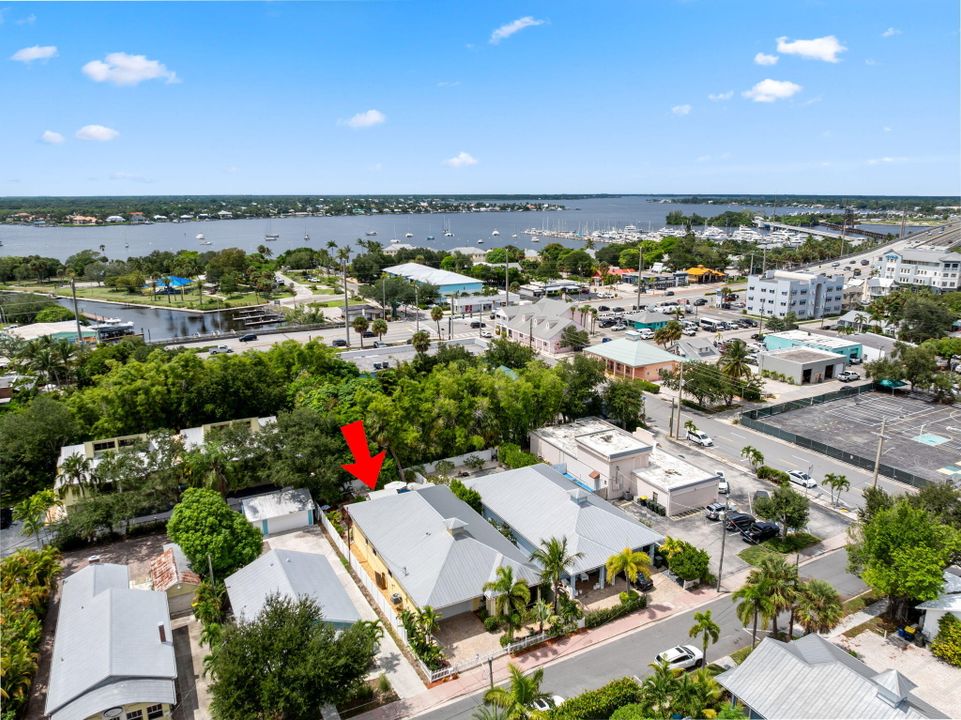 En Venta: $1,250,000 (3 camas, 3 baños, 2015 Pies cuadrados)