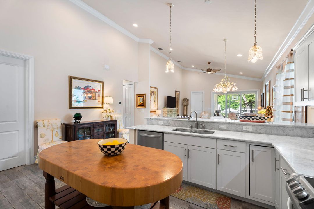 En Venta: $1,250,000 (3 camas, 3 baños, 2015 Pies cuadrados)