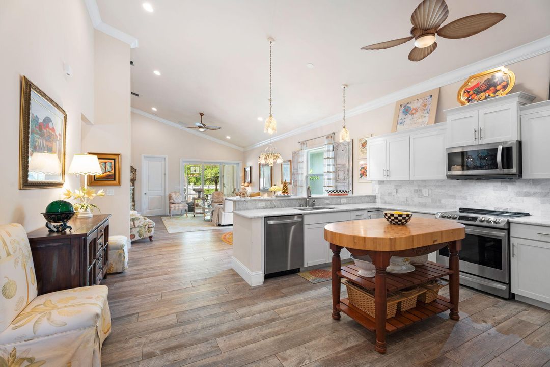 En Venta: $1,250,000 (3 camas, 3 baños, 2015 Pies cuadrados)