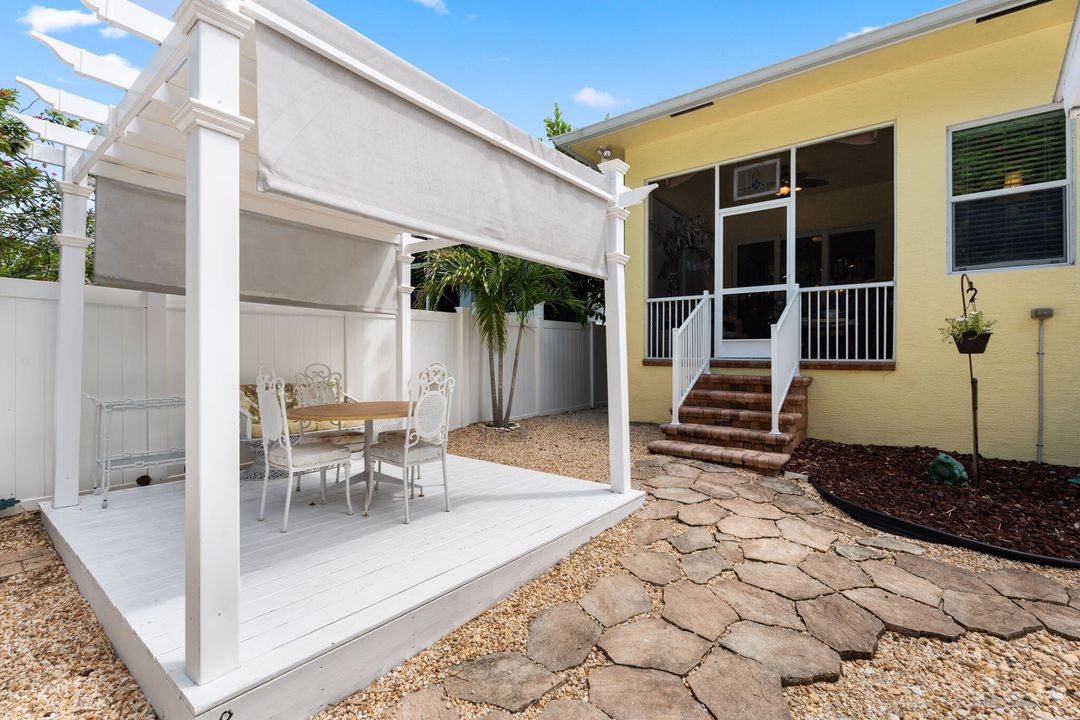 En Venta: $1,250,000 (3 camas, 3 baños, 2015 Pies cuadrados)