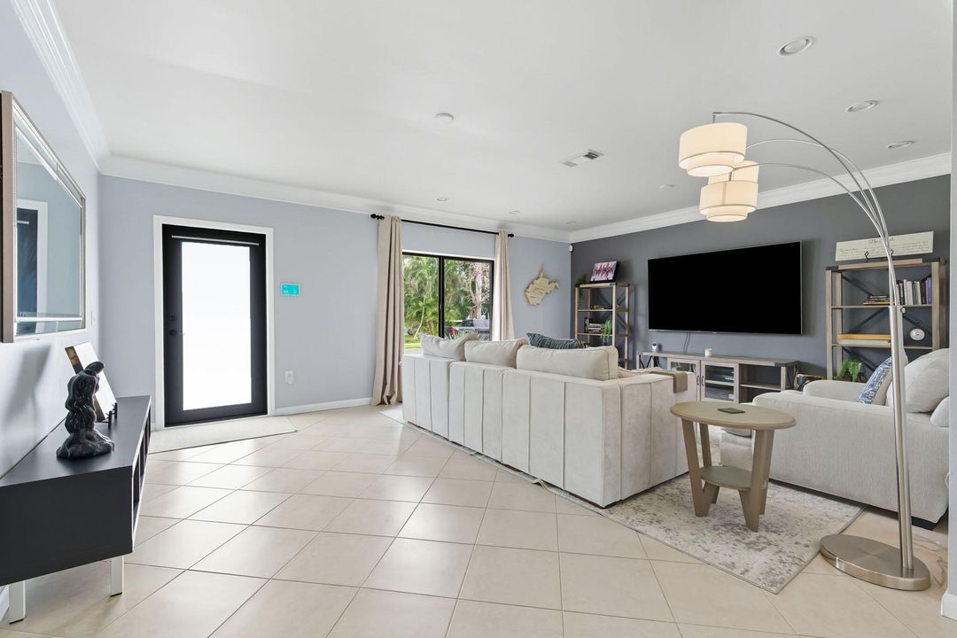 En Venta: $749,000 (2 camas, 2 baños, 1681 Pies cuadrados)