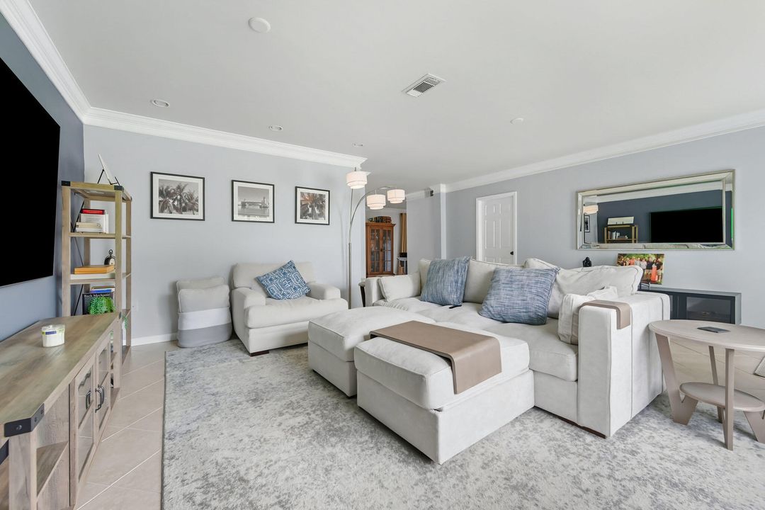 En Venta: $749,000 (2 camas, 2 baños, 1681 Pies cuadrados)