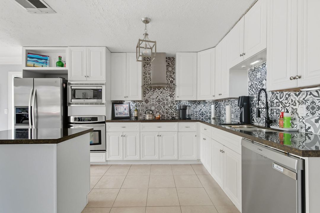 En Venta: $749,000 (2 camas, 2 baños, 1681 Pies cuadrados)