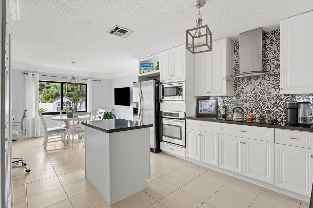 En Venta: $749,000 (2 camas, 2 baños, 1681 Pies cuadrados)