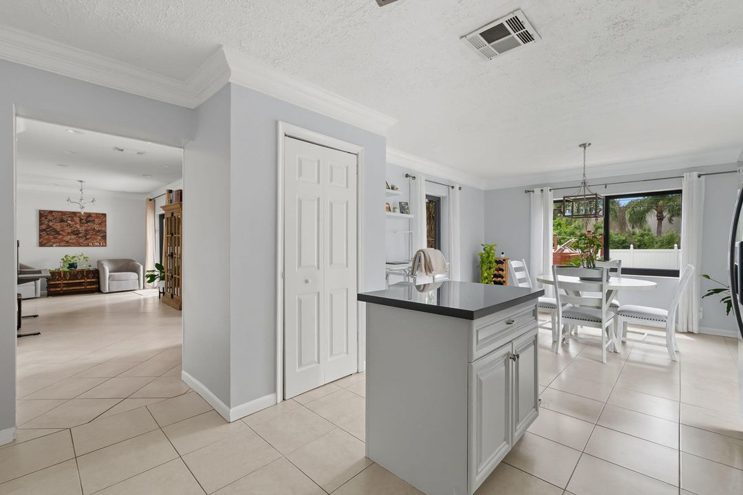 En Venta: $749,000 (2 camas, 2 baños, 1681 Pies cuadrados)