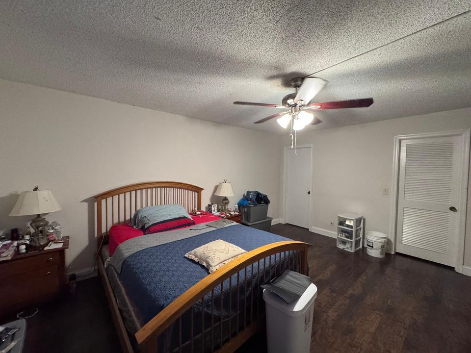 Под контрактом: $1,500 (1 спален, 1 ванн, 964 Квадратных фут)