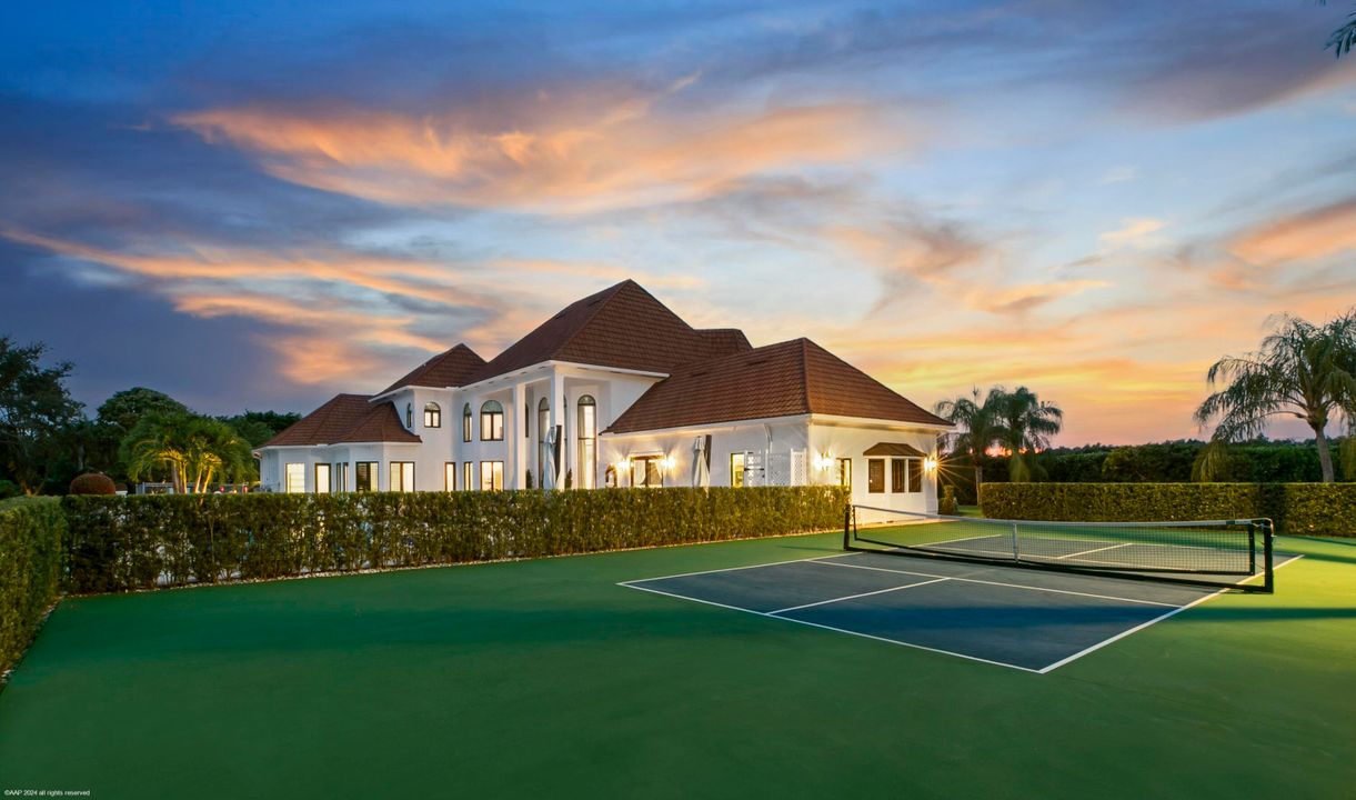 En Venta: $4,867,000 (5 camas, 4 baños, 4619 Pies cuadrados)