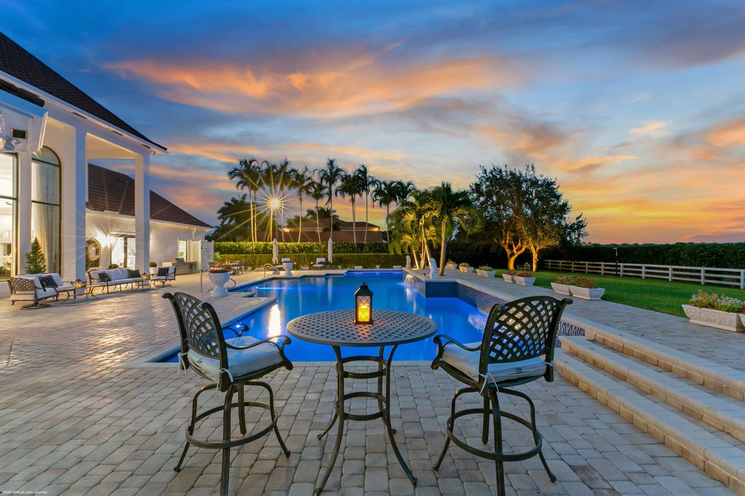 En Venta: $4,867,000 (5 camas, 4 baños, 4619 Pies cuadrados)