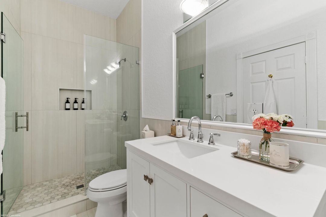 En Venta: $4,867,000 (5 camas, 4 baños, 4619 Pies cuadrados)