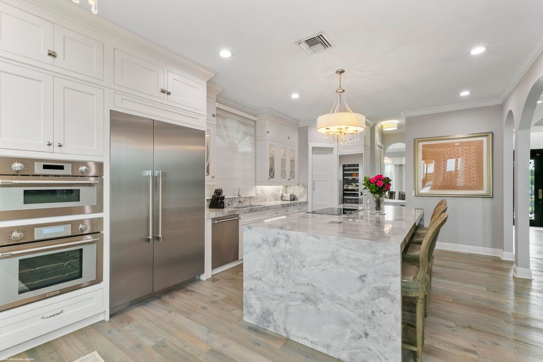 En Venta: $4,867,000 (5 camas, 4 baños, 4619 Pies cuadrados)